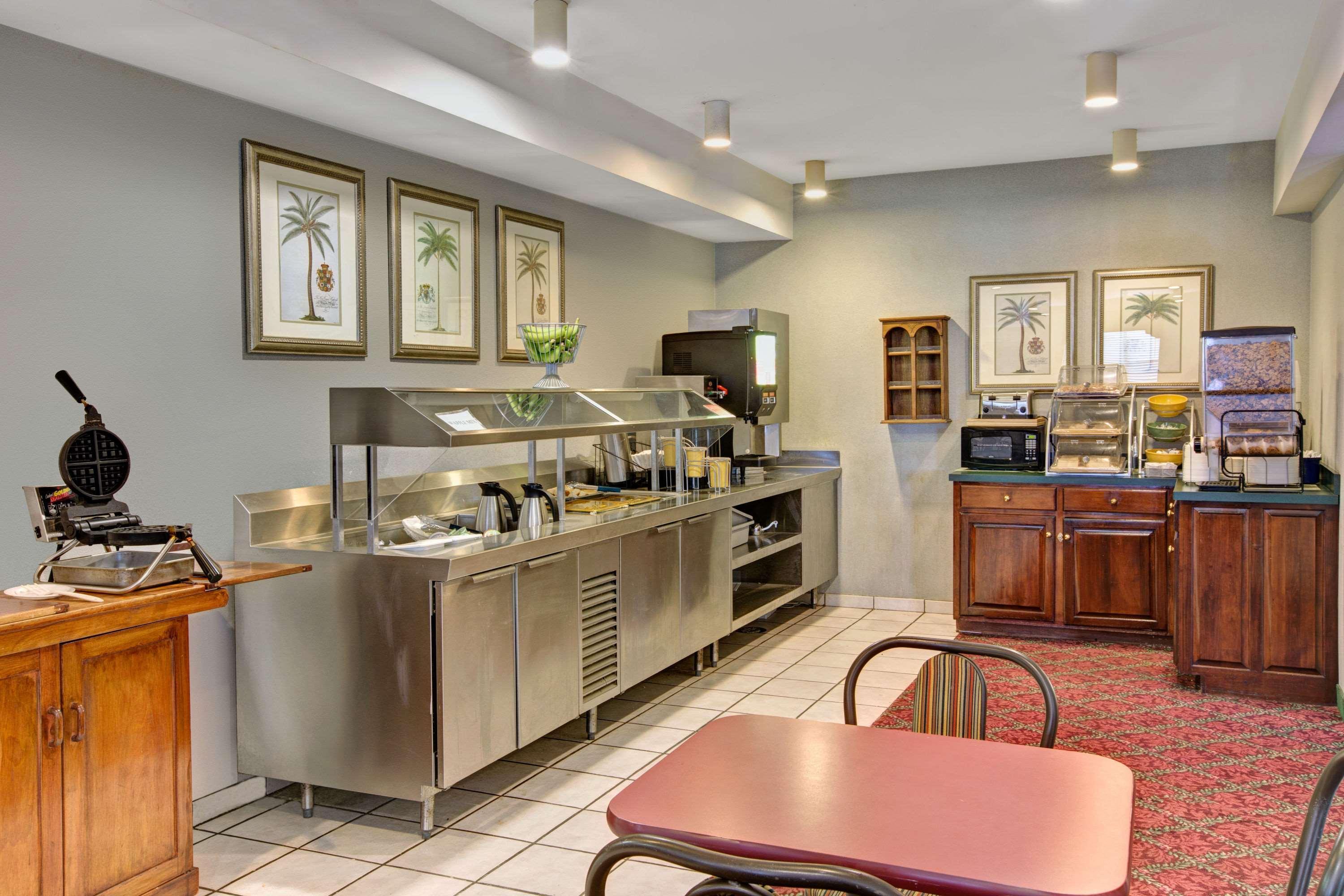 Days Inn & Suites By Wyndham Hickory Esterno foto