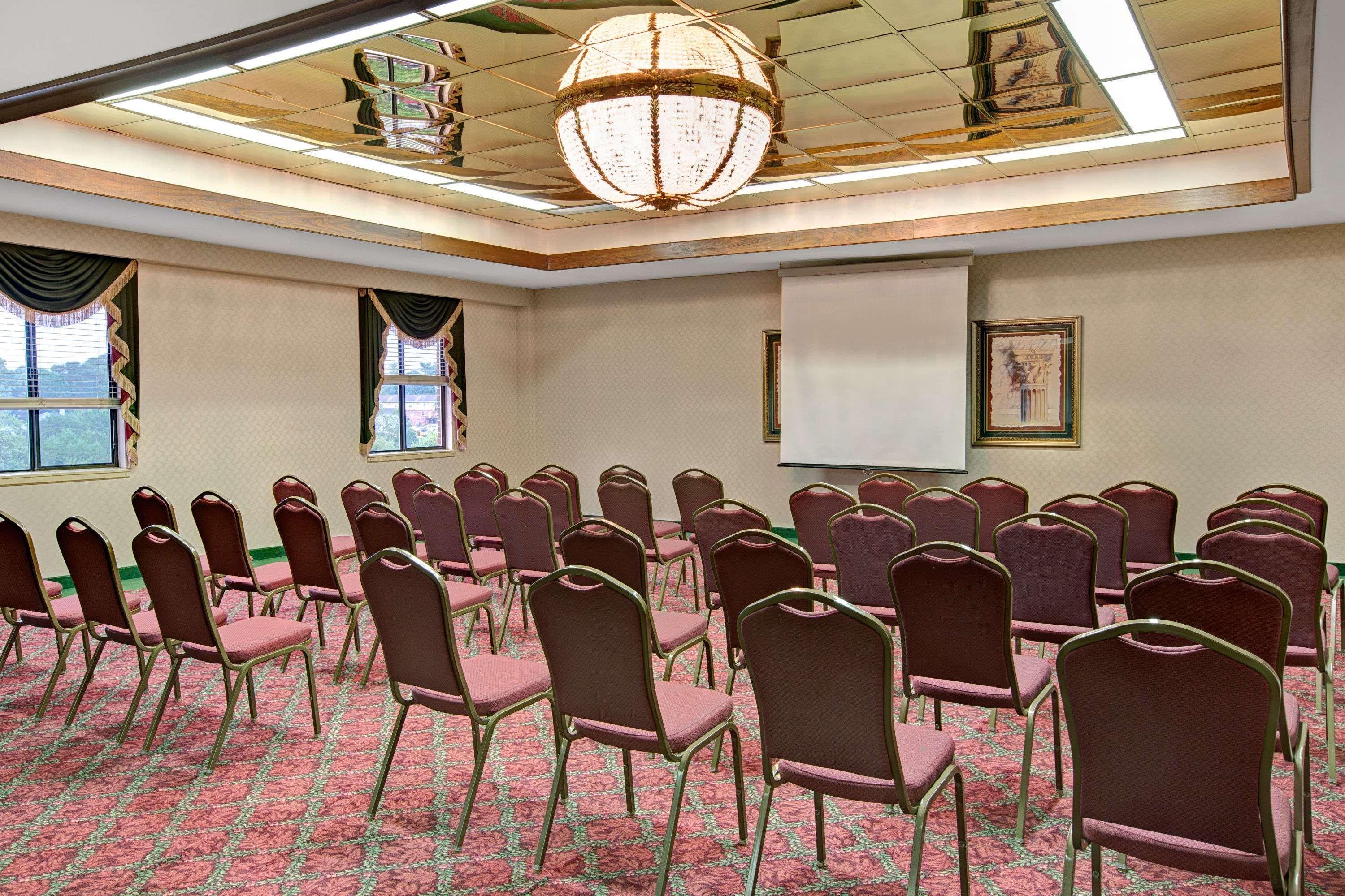 Days Inn & Suites By Wyndham Hickory Esterno foto