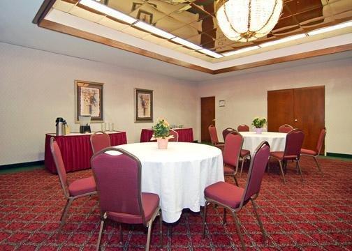 Days Inn & Suites By Wyndham Hickory Esterno foto
