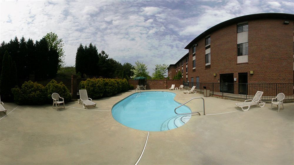 Days Inn & Suites By Wyndham Hickory Esterno foto